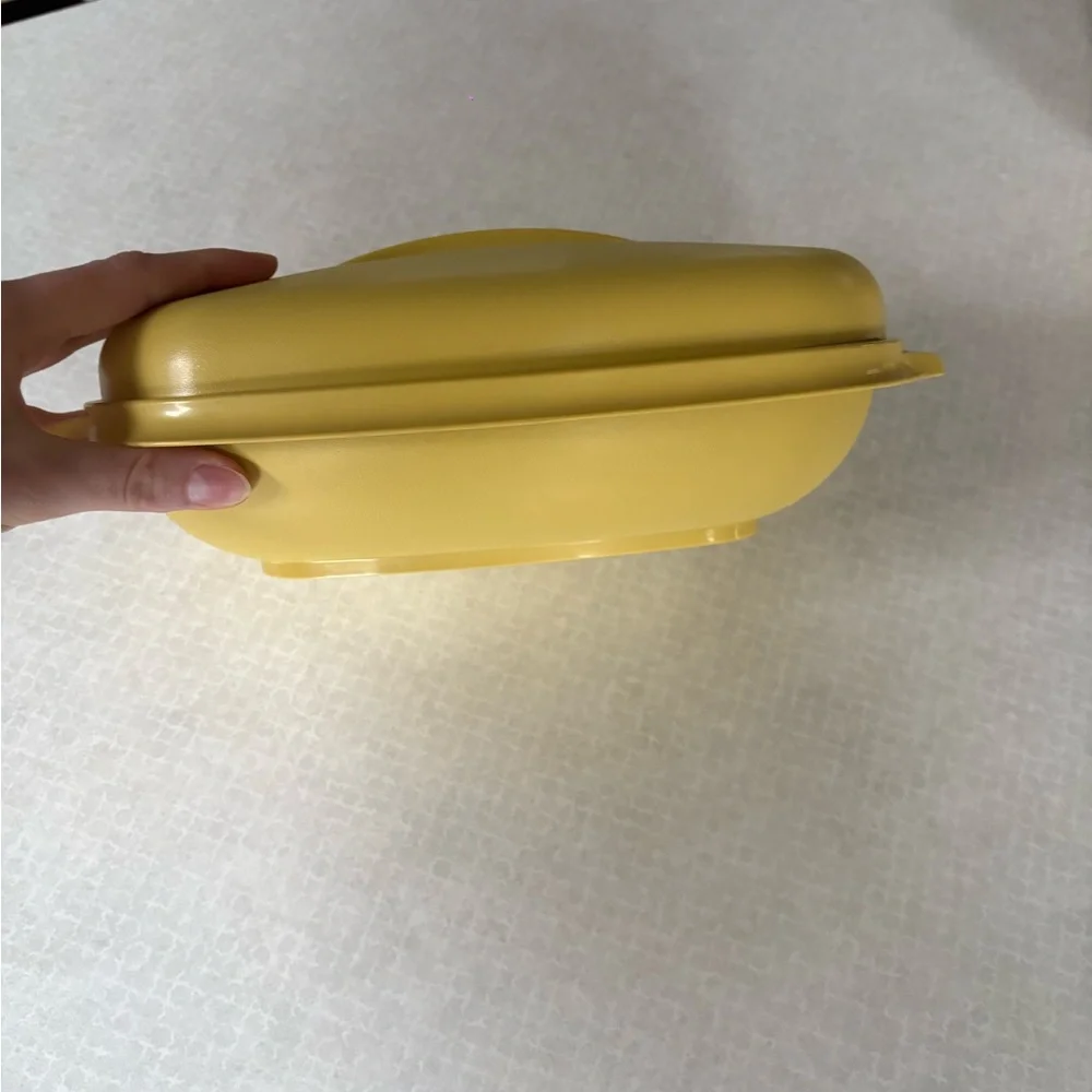 Tupperware Yellow Food Storage Container - Picture 7 of 7